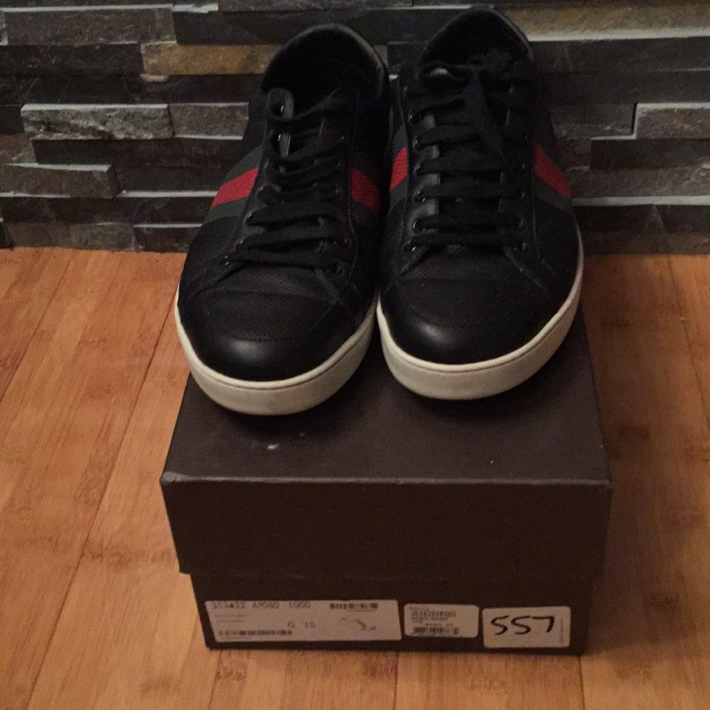 Authentic men’s Gucci Blk/green sz 10